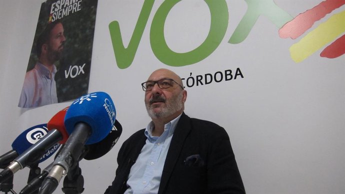 Hernández (Vox) apoya a los agricultores y ganaderos que "sufren una situación d