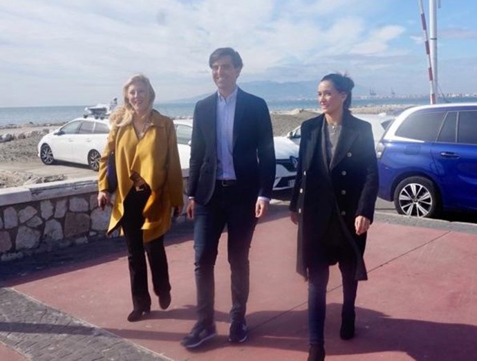 Carolina España (i), Pablo Montesinos y Elisa Pérez de Siles (d)