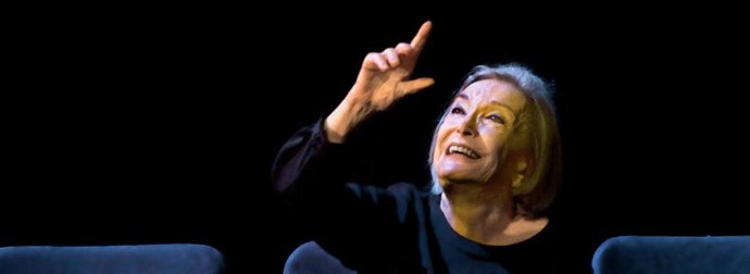 La actriz Nuria Espert recita el 'Romancero gitano' de Lorca.