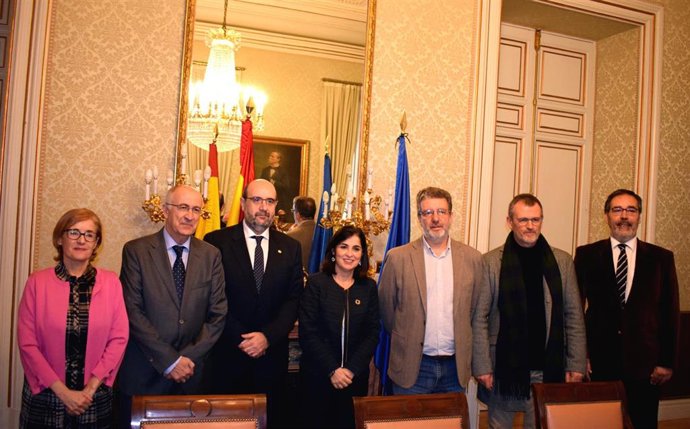 La ministra de Política Territorial y Función Pública, Carolina Darias, se reúne con los representantes de los sindicatos.