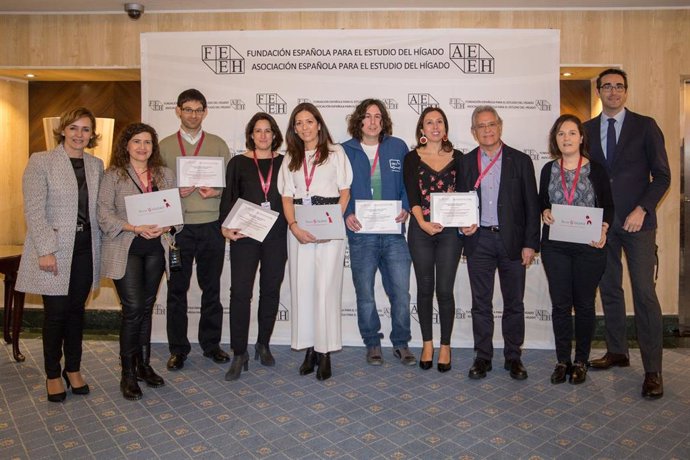 Premiados de la "II Edición de las Becas a Proyectos de Microeliminación en Hepatitis C" de Gilead entregadas hoy en el marco del 45 Congreso Anual de la Asociación Española para el Estudio del Hígado (AEEH).