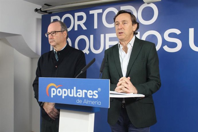 Los senadores del PP Luis Rogelio Rodríguez-Comendador y Rafael Hernando