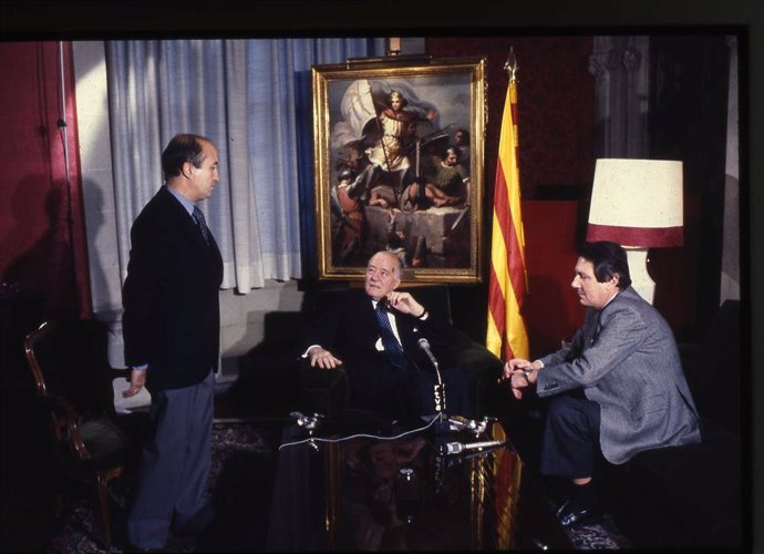 El periodista Jorge Arandes, al costat de Josep Tarradellas i Joan Armengol