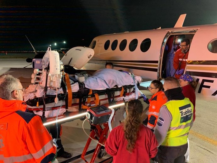 Traslado de un paciente con oxigenación extracorpórea desde Ibiza.