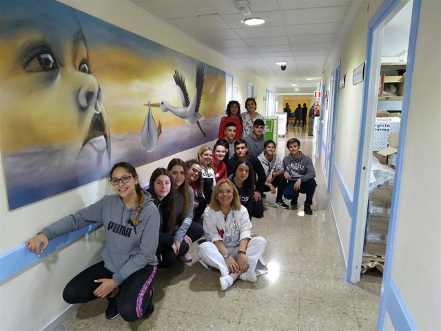 Visita de alumnos de SAFA al Hospital de Linares