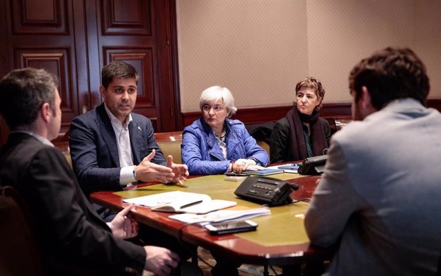 David Aganzo junto a María José López y Fe Robles durante el encuentro con Ciudadanos