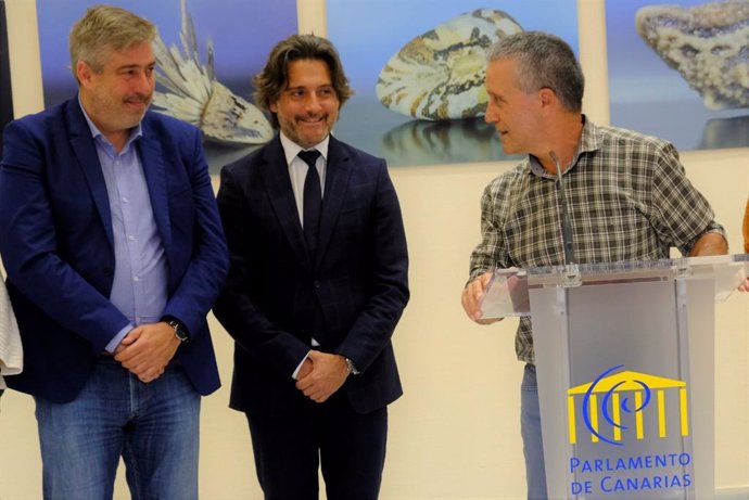 Inauguración de la exposición 'Semillas' en el Parlamento de Canarias