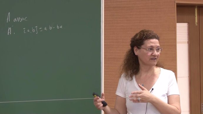 La catedrática de álgebra de la Universidad de Málaga, Mercedes Siles, durante una clase.