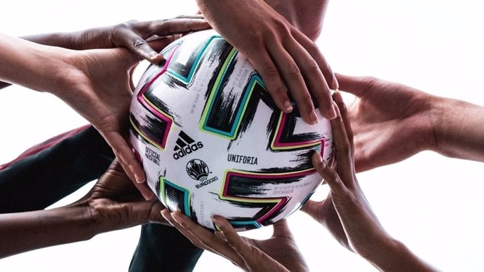 La UEFA y adidas presentan Uniforia, el balón oficial de la Euro 2020