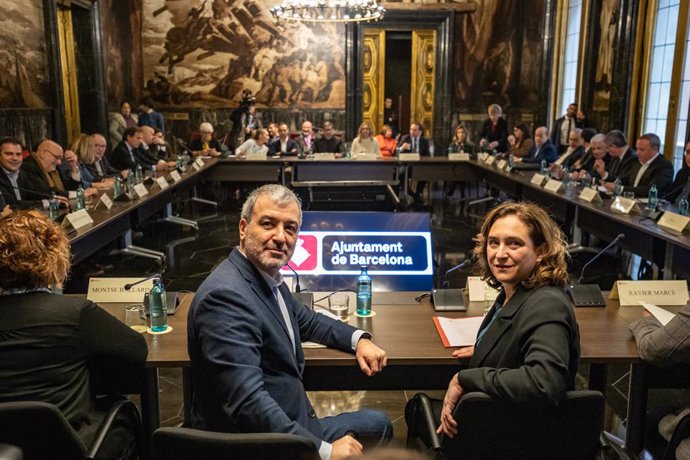L'alcaldessa de Barcelona, Ada Colau, i el primer tinent d'alcalde de Barcelona, Jaume Collboni, durant la reunió amb agents econmics després que s'hagi cancellat el Mobile World Congress, a Barcelona (Catalunya / Espanya), a 14 de febrer del 2020.