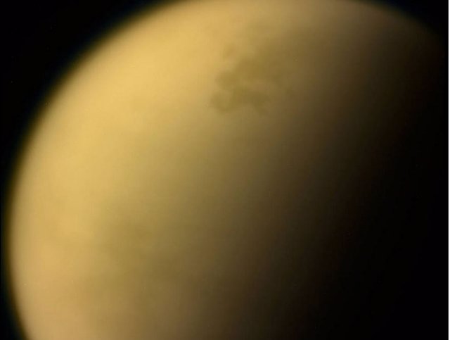 Imagen de Titán tomada por la misión Cassini