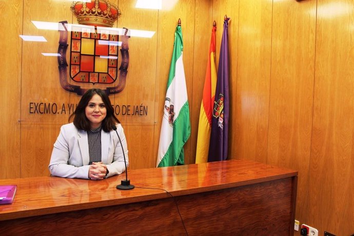 La concejala de Políticas Sociales, Ángeles Díaz, durante la rueda de prensa