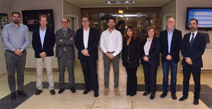 Representantes de la Fundación Bankia y la Asociación FP Empresa durante su visita al Centro San Valero