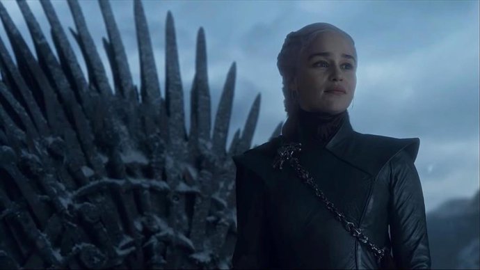 Emilia Clarke en el final de Juego de tronos