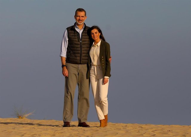 Los Reyes Felipe VI y doña Letizia visitan el Parque Nacional de Doñana
