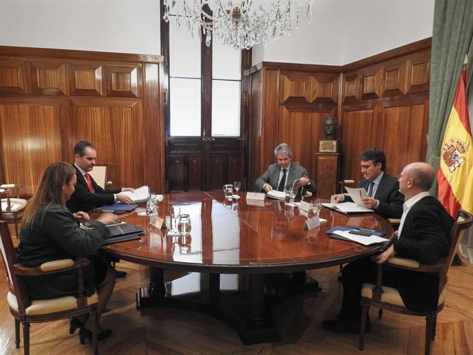 El secretario general de Agricultura y Alimentación, Fernando Miranda, se reúne con representantes de Mercadona