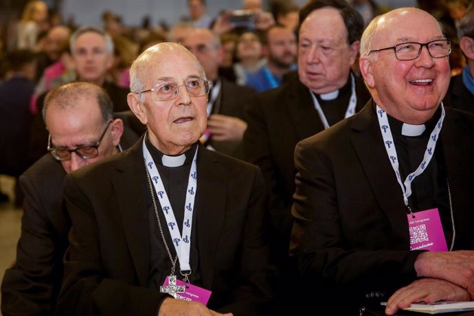 (I-D) El arzobispo de Valladolid y presidente de la CEE, el Cardenal Ricardo Blázquez; y el prefecto del Dicasterio para los Laicos, Familia y Vida, el Cardenal Kevin Farrell.