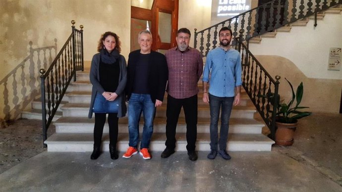 La directora general de Infancia, Familia y Juventud, Marta Carri; el conseller insular de promoción económica y desarrollo local, Jaume Alzamora; el educador social Juan Francisco Berenguer y el director insular de Participación y Juventud, lex Segur