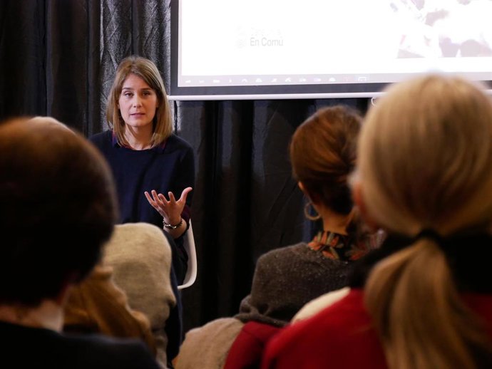 La coordinadora nacional de los comuns y aspirante a liderar la candidatura en las próximas elecciones catalanas, Jéssica Albiach, durante un acto de la formación en Tarragona