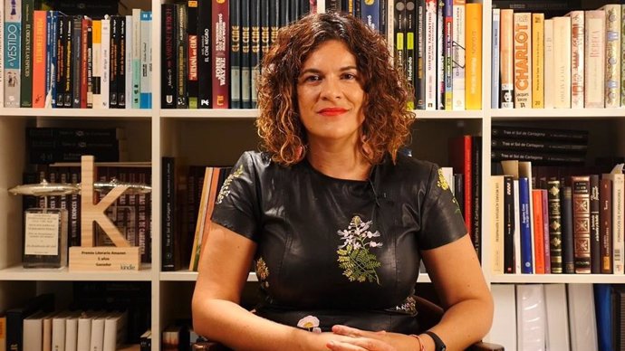 La escritora y cineasta Ana Ballabriga hará un análisis de la novela romántica en Cartagena Piensa