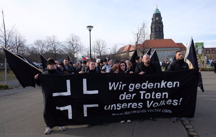 Alemania.- Cientos de participantes en una marcha neonazi y una concentración an
