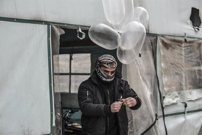 Preparación de bombas de gas en la Franja de Gaza 