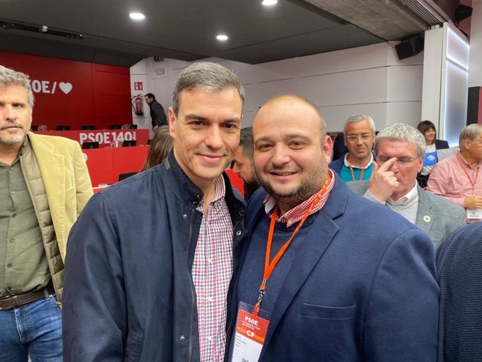 Manuel Torres junto a Pedro Sánchez
