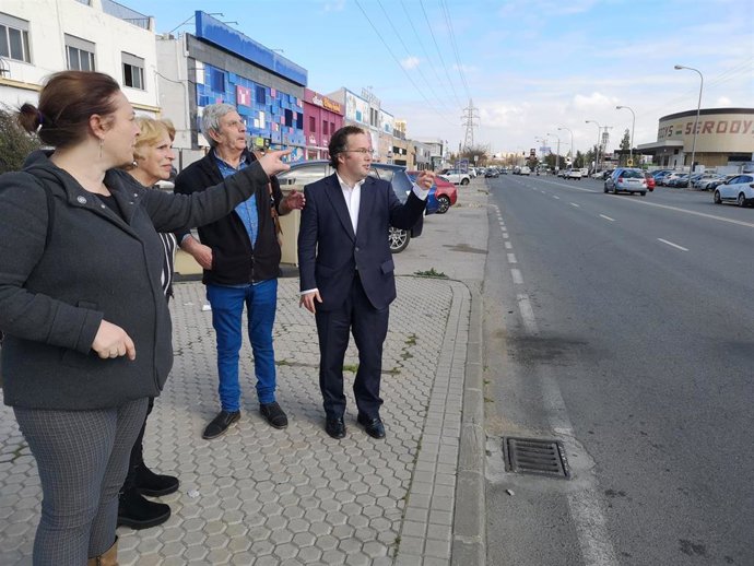 Lorenzo López en la avenida de Montes Sierra