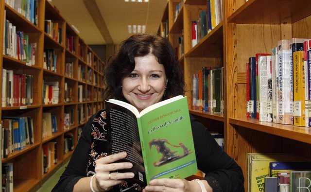 La escritora y periodista Esther Bengoechea.