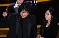 La historia de Sharon Choi, la traductora del equipo de Parásitos e inesperada protagonista de la temporada de premios