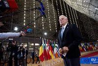 Borrell admite las reticencias de Austria y otros países para relanzar la misión 'Sophia' en el Mediterráneo