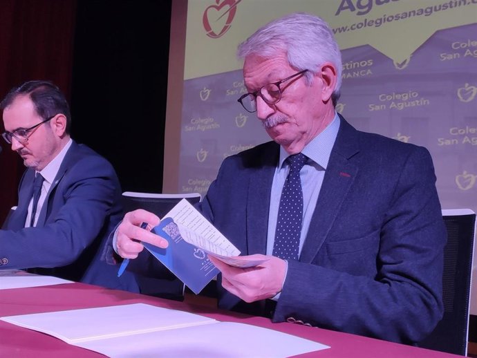 El secretario de Estado de Educación, Alejandro Tiana, en el Colegio San Agustín de Salamanca.