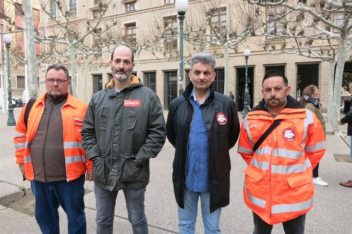 Representantes de UGT y CCOO en el Gobierno de Aragón advierten de la "privatización" del servicio de mantenimiento de carreteras.