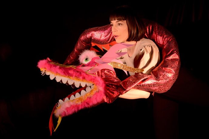 El espectáculo 'Una casa en les altures', una pieza de la compañía valenciana La Monda Lironda Teatre