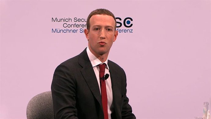 El CEO de Facebook, Mark Zuckerberg, participa en una charla durante la Munich Security Conference (MSC).