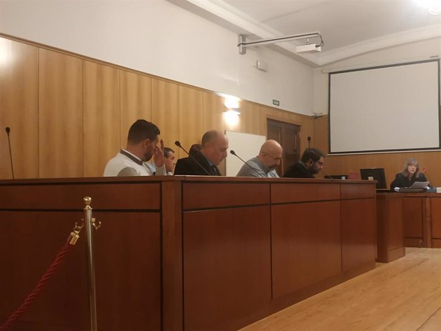 Los acusados de 'pirateo' informático, durante el juicio en la Audiencia de Valladolid.