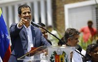 Guaidó vuelve a "tender la mano" a las FFAA tras su gira internacional: "La transición es inevitable"