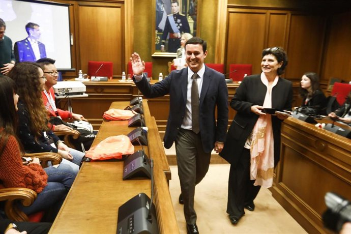 Javier Aureliano García saluda a los alumnos del proyecto Erasmus+