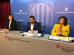 El conseller de Trabajo, Asuntos Sociales y Familias de la Generalitat, Chakir el Homrani, en la presentación del estudio sobre la brecha salarial
