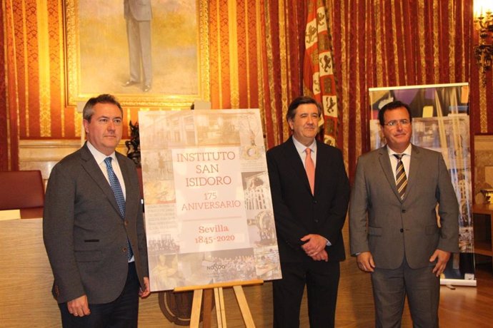 Espadas y Cabrera, en la presentación de los actos del IES 'San Isidoro'