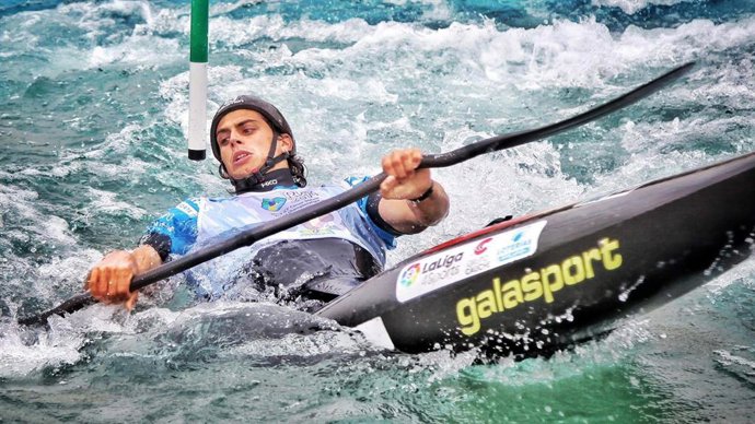 El palista español David Llorente