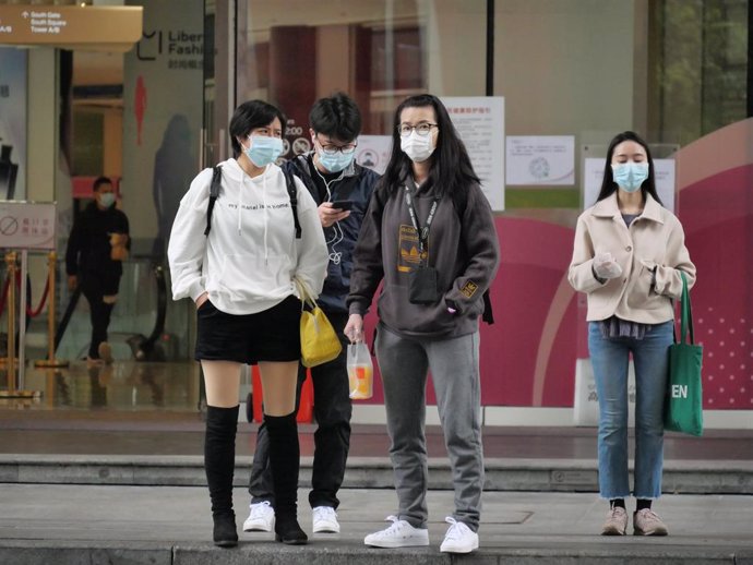 Coronavirus.- China eleva a 1.868 los muertos y a 72.434 los afectados por el nu