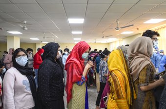 Coronavirus_outbreak_64400755