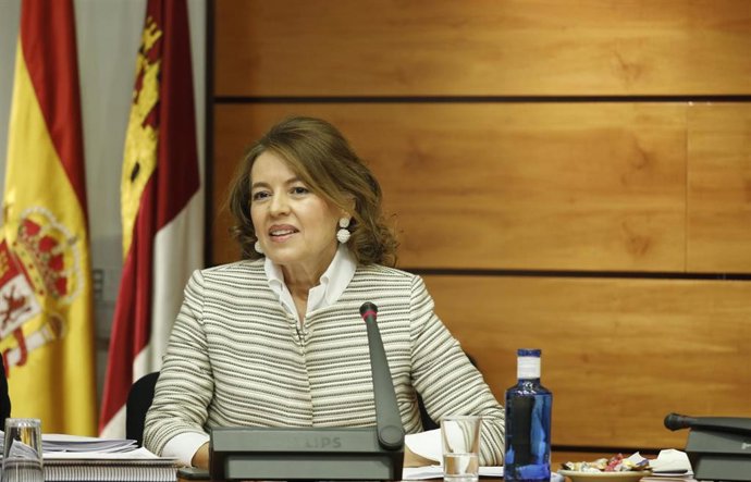 Consejera de Bienestar Social, Aurelia Sánchez, en la comisión de las Cortes.