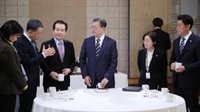 Corea del Sur ordena medidas especiales para afrontar la "emergencia económica" por el coronavirus