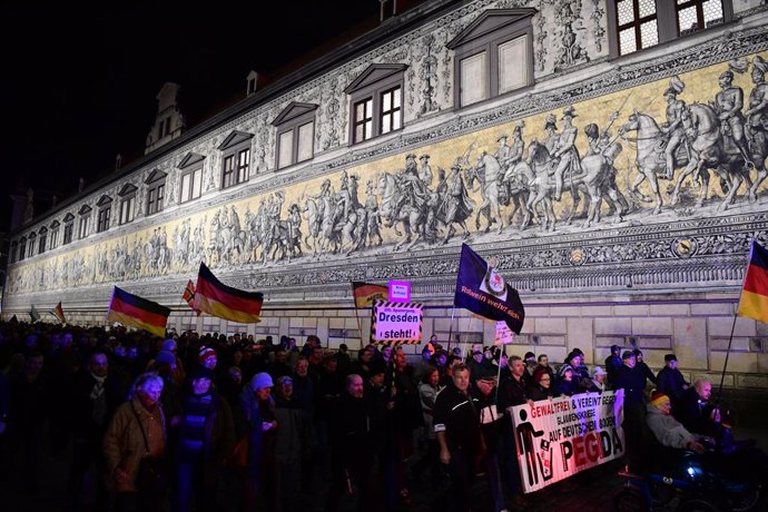 17 de febrer del 2020, Saxnia, Dresden: Seguidors del moviment xenfob Pegida. Foto: Robert Michael/dpa-Zentralbild/dpa