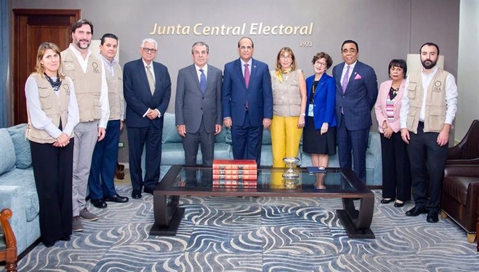 La Junta Central Electoral de República Dominicana se reúne con la misión de la OEA