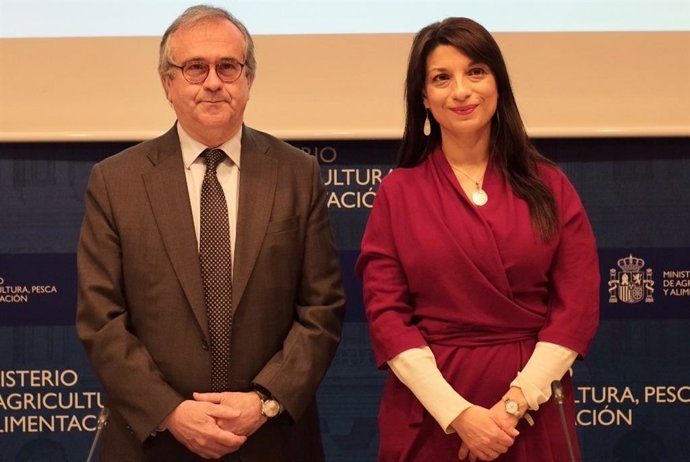 Carlos Cabrera (Institut Cerd) e Isabel Bombal, directora general de Desarrollo Rural, Innovación y Política Forestal del Ministerio de Agricultura, Pesca y Alimentación.
