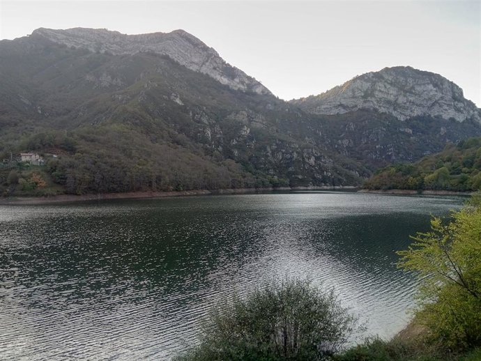 Embalse de Tanes, en Redes.