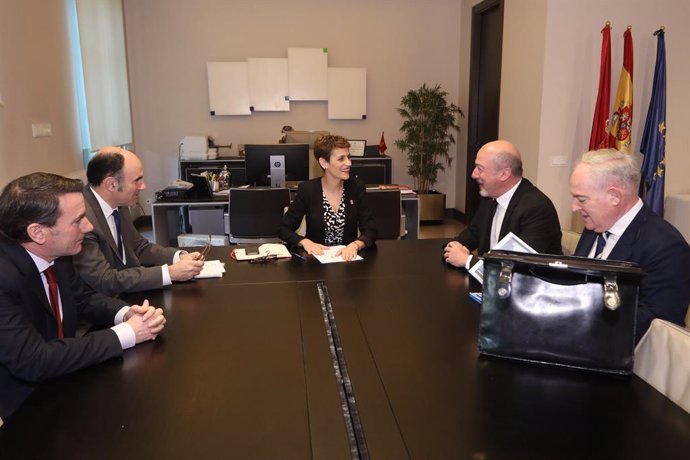 Roncal, Ayerdi, la Presidenta, Corral y De Nó, en un momento del encuentro.